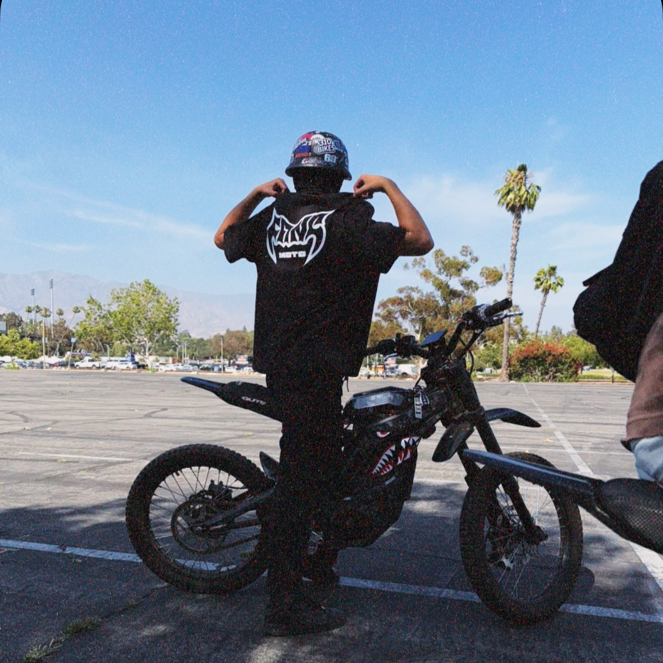 Black WildStyle Shirt by FANGMOTO™