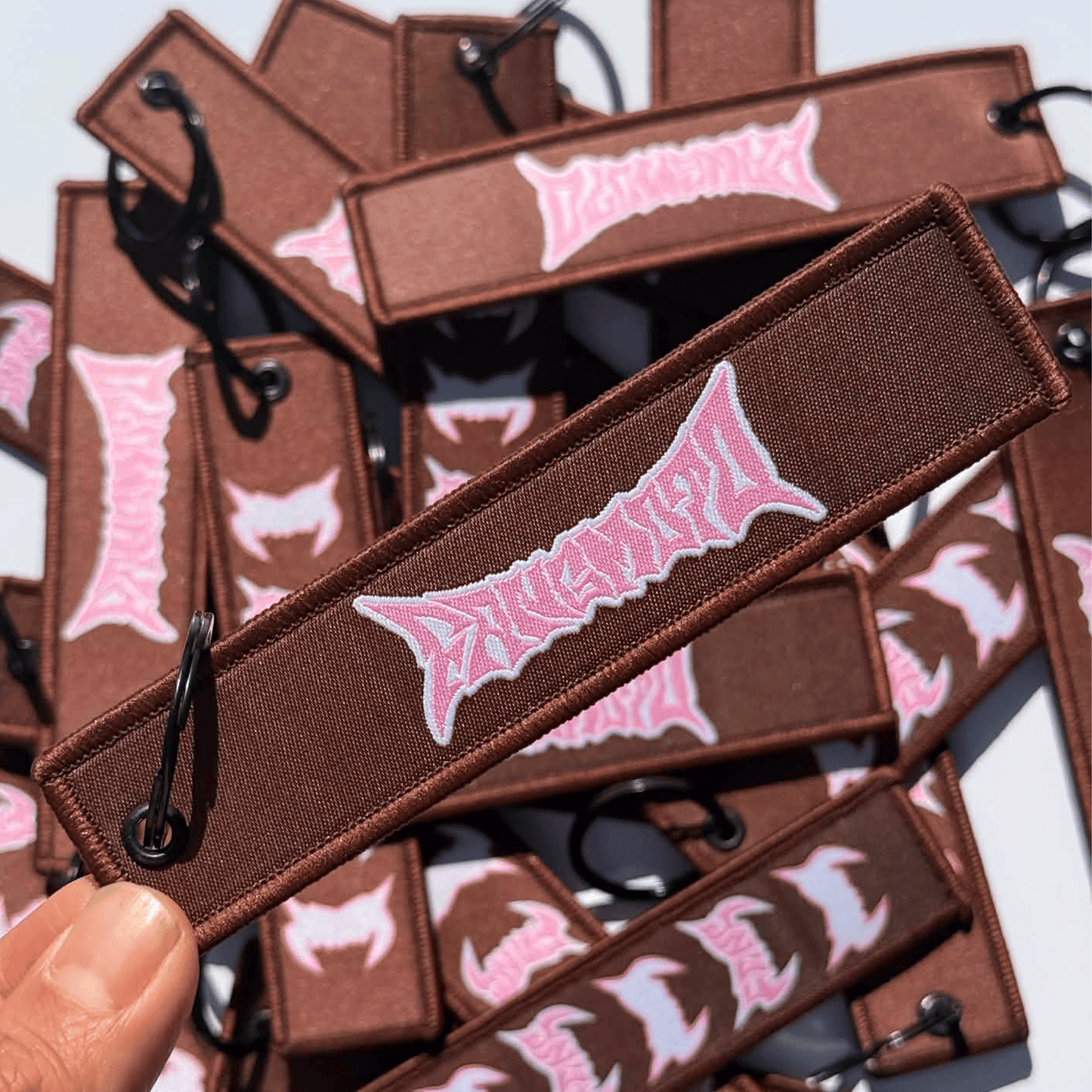 Fangmoto Keytag (Brown Pink)