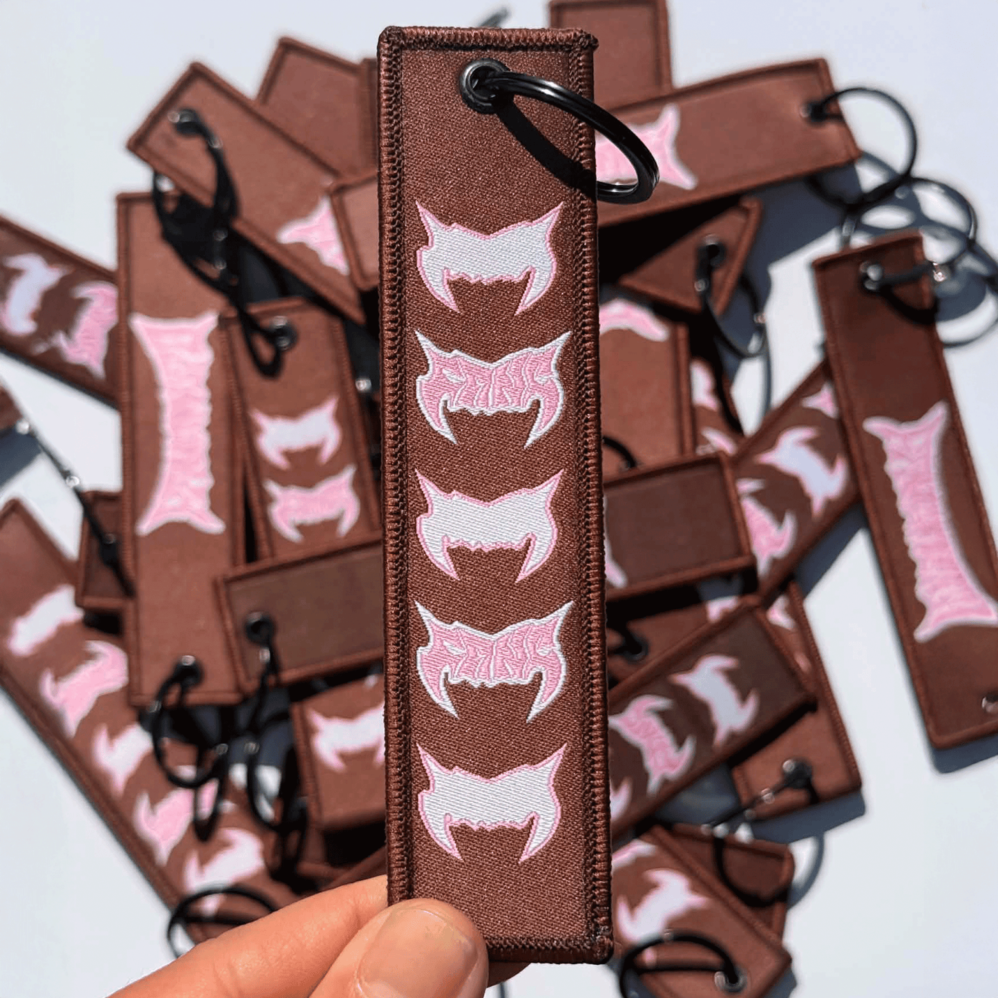 Fangmoto Keytag (Brown Pink)