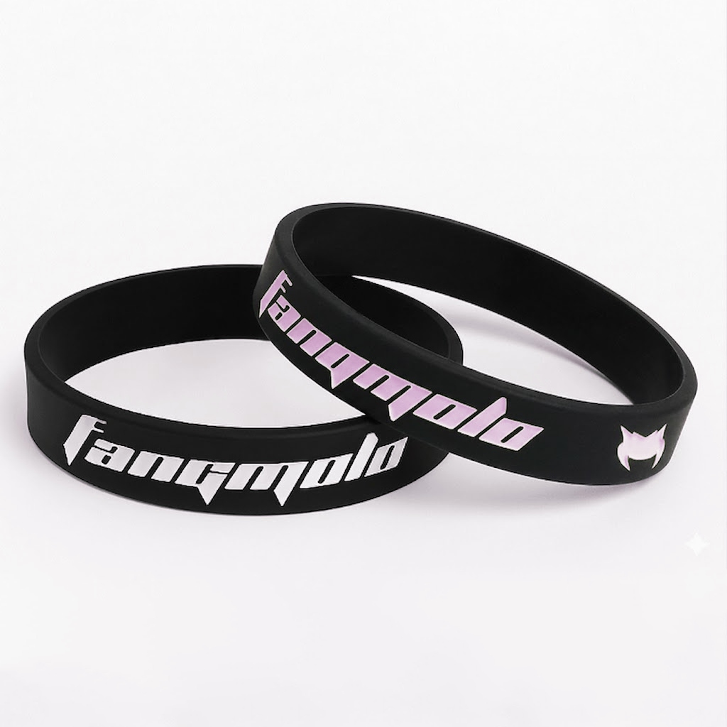 Fangmoto Keychain & Bracelet Combo