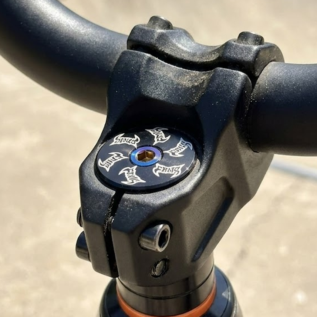 Fangmoto Stem Cap